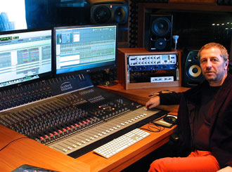 Studiová konzole pro Karla Holase