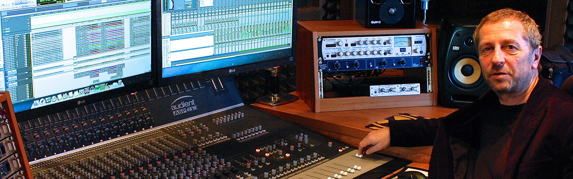 Studiová konzole pro Karla Holase
