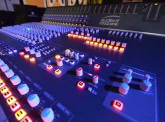 Obrázek č.2 reference Studiová konzole pro Karla Holase
