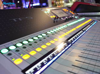 První kus Yamaha TF5 v České republice dorazil do Musicdata