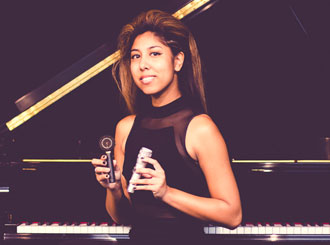 Summer Swee-Singh a Audix
