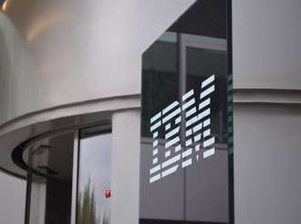 Exkluzivní partnerství s IBM