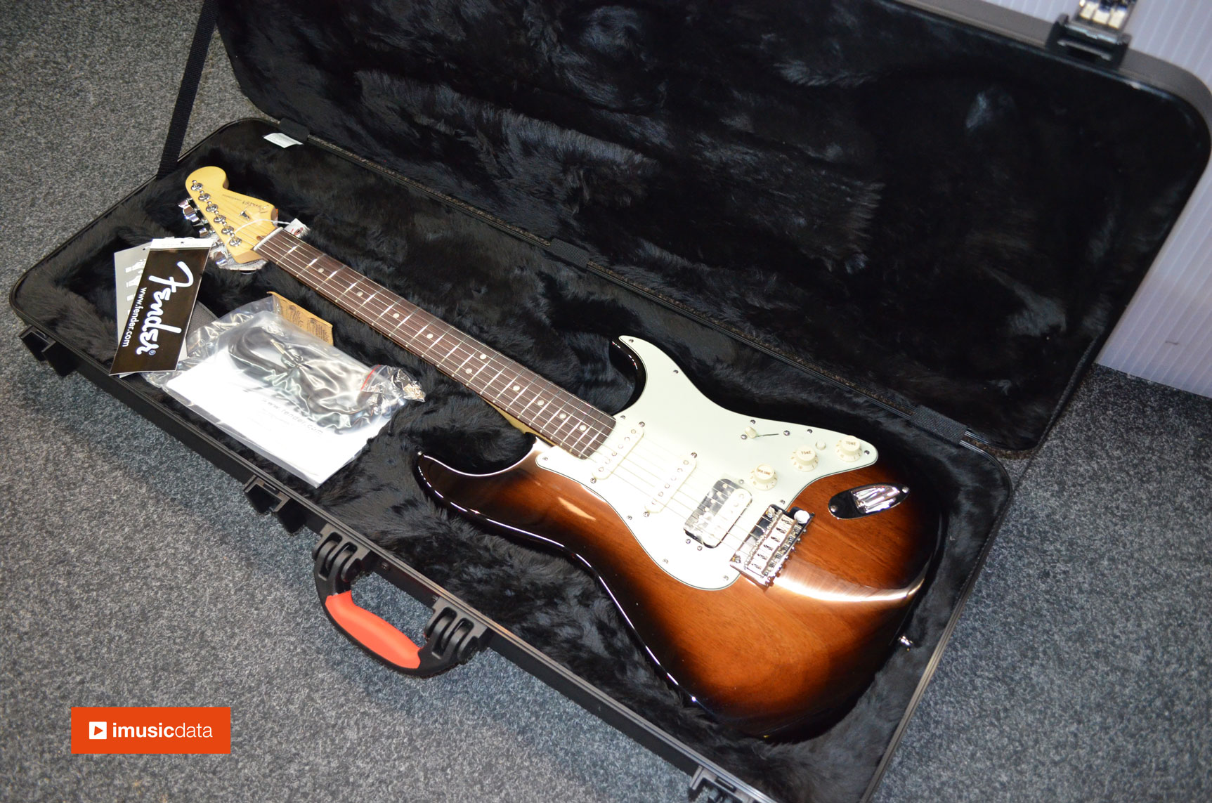 Limitovaná edice Fender American Deluxe Mahogany Stratocaster HSS