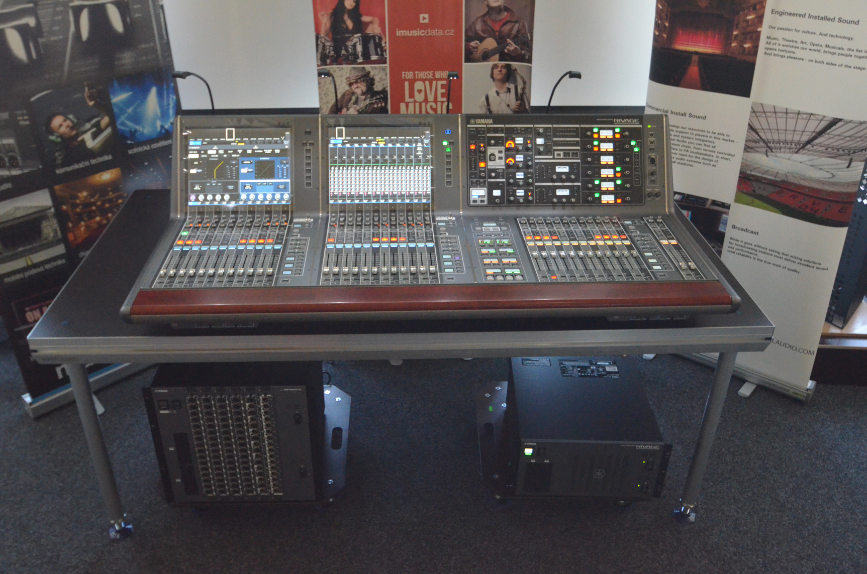 Yamaha Rivage PM10 – jeden z prvních kusů v evropě dorazil do MusicData