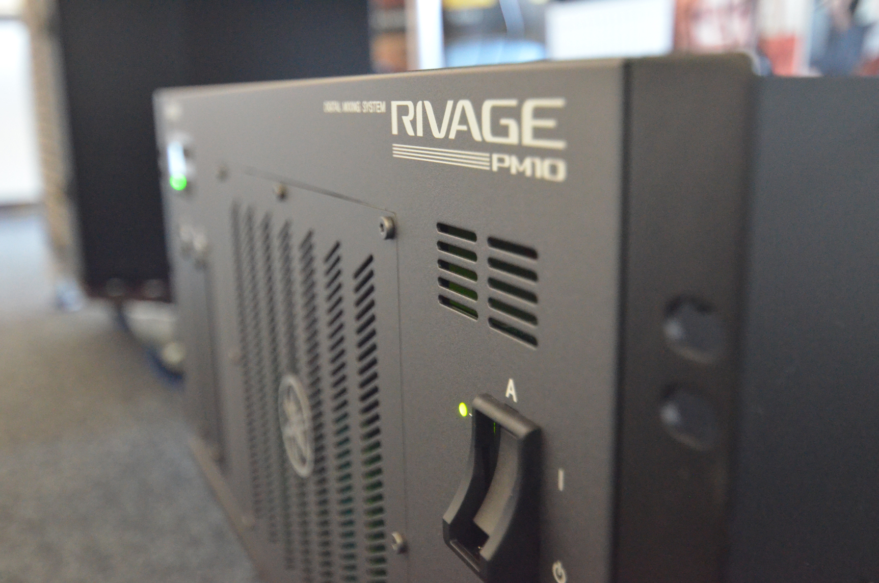 Yamaha Rivage PM10 – jeden z prvních kusů v evropě dorazil do MusicData