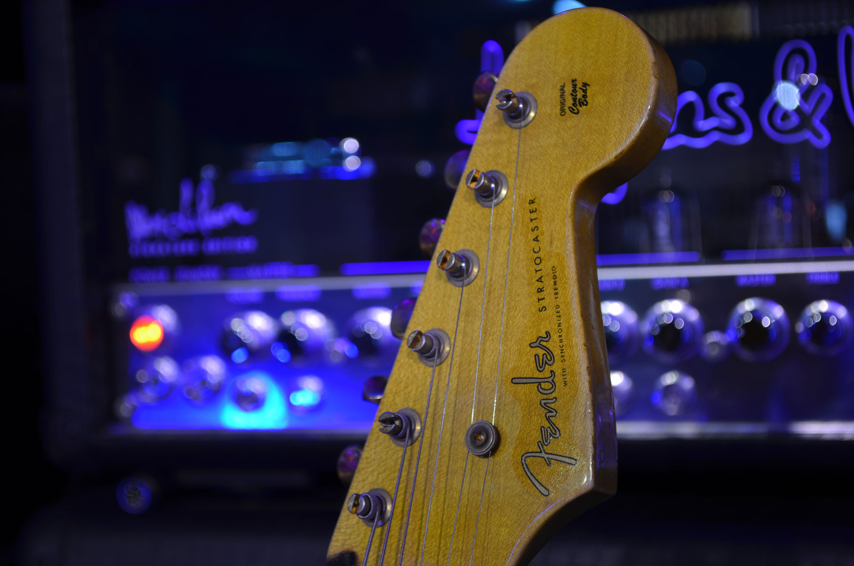 Fender Custom Shop v musicdata