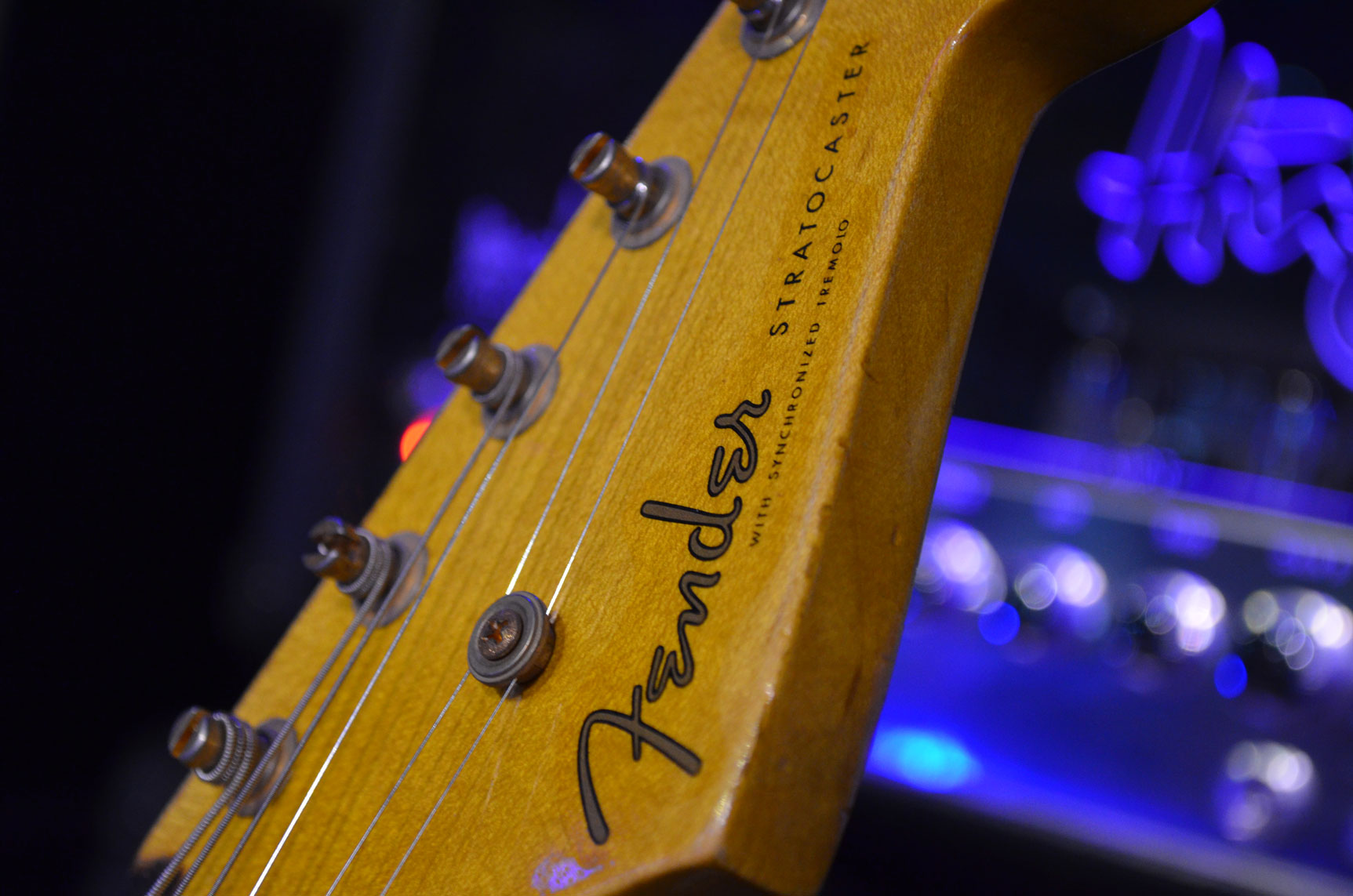 Fender Custom Shop v musicdata