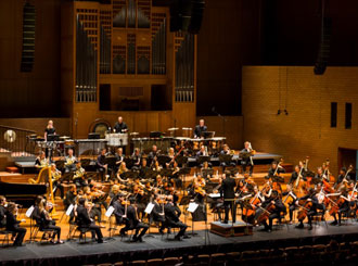 NEXO GEO M6 line array v koncertní aréně v Melbourne