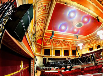 NEXO GEO M6 kompaktní line array pro 1 500 diváků Victoria Theatre