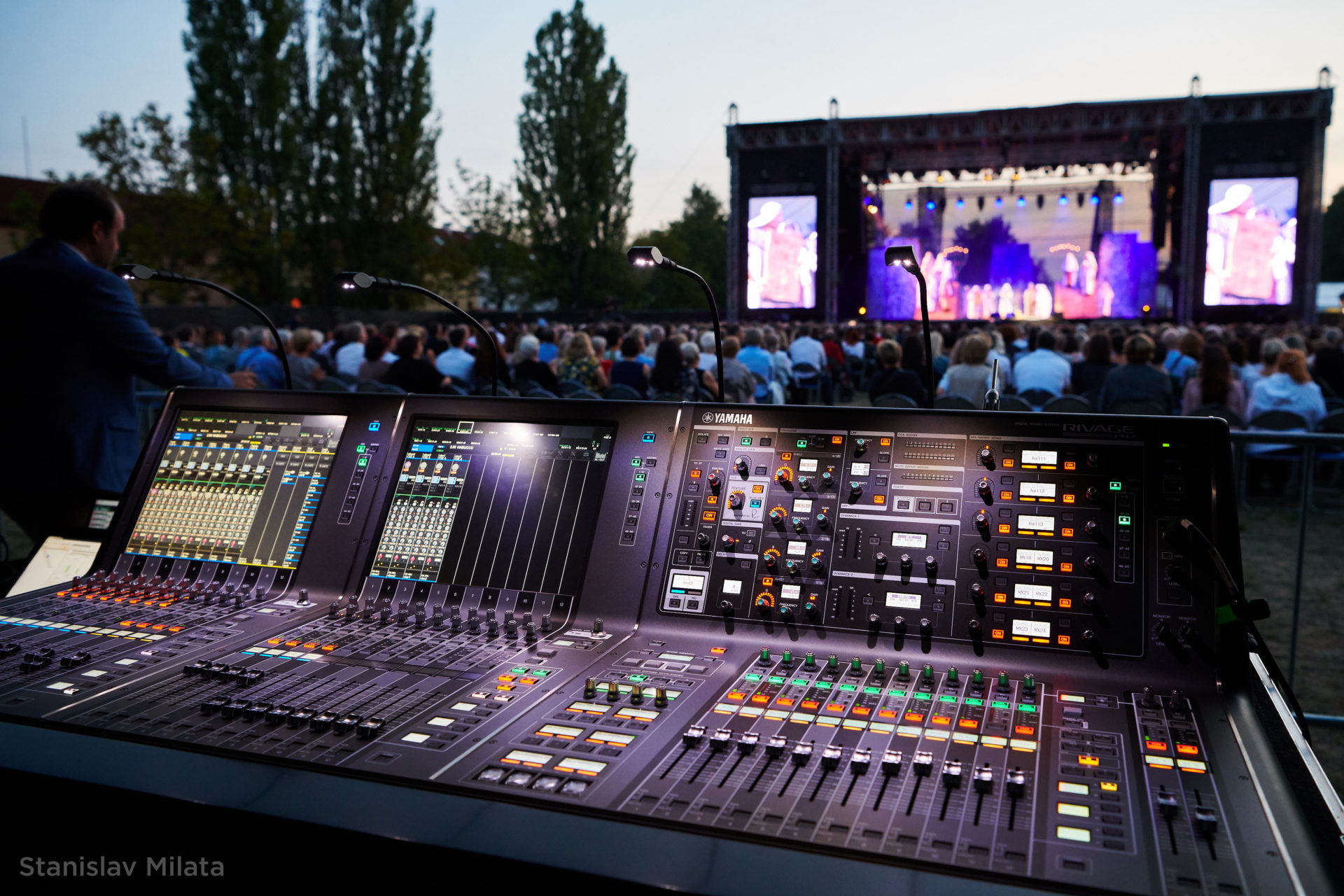 První YAMAHA RIVAGE PM7 v České republice