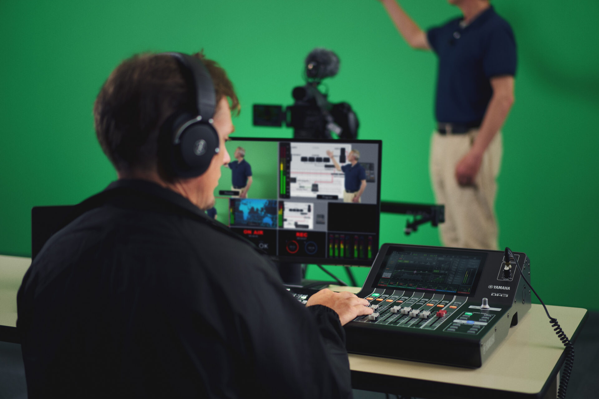 Nové ultra kompaktní digitální mixpulty Yamaha DM3 Nové ultra kompaktní digitální mixpulty Yamaha DM3