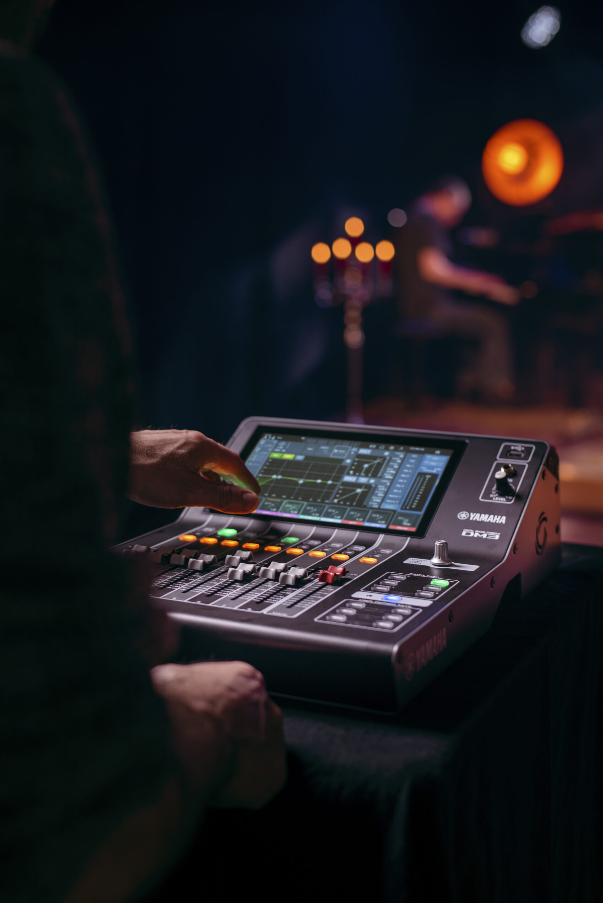 Nové ultra kompaktní digitální mixpulty Yamaha DM3 Nové ultra kompaktní digitální mixpulty Yamaha DM3