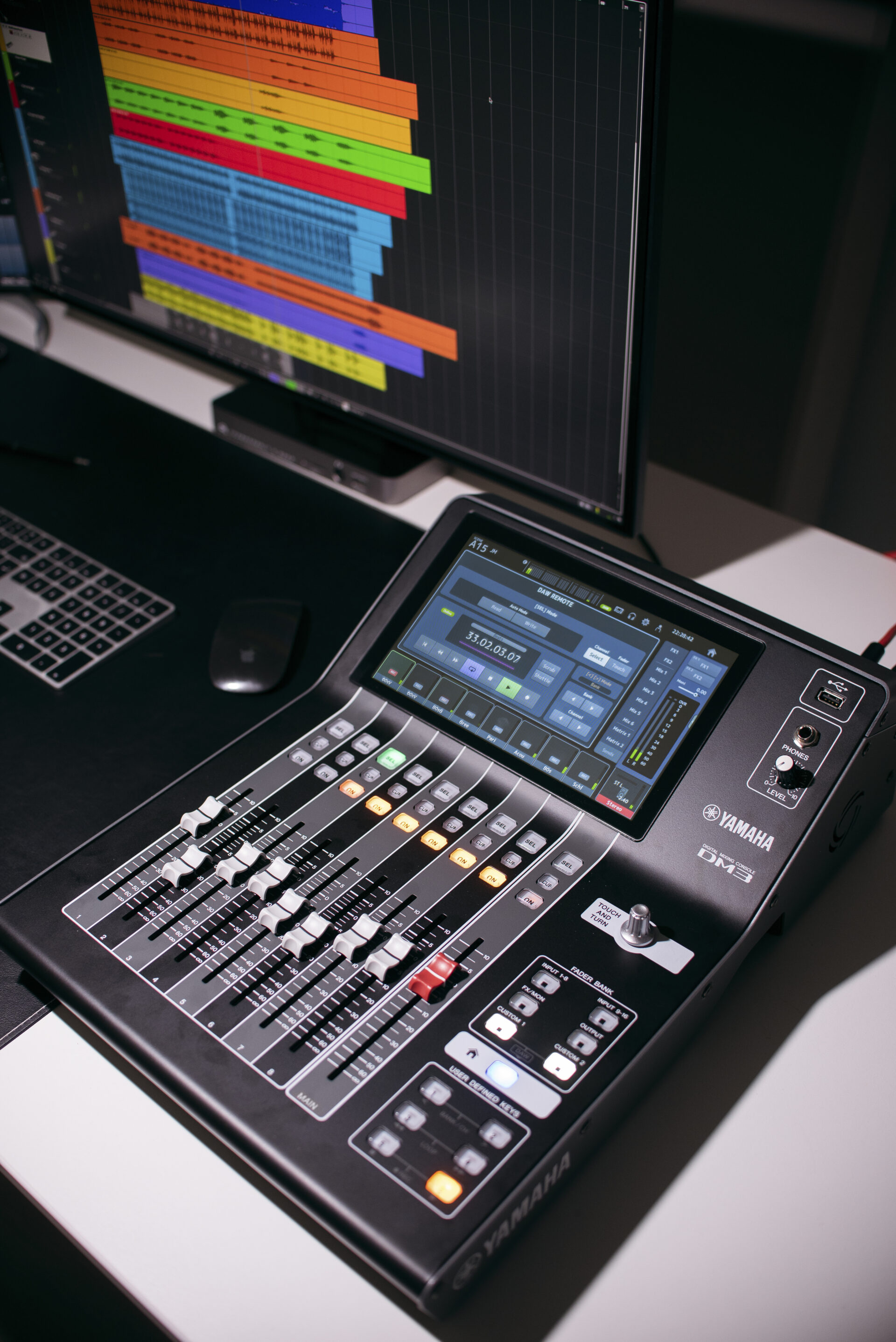 Nové ultra kompaktní digitální mixpulty Yamaha DM3 Nové ultra kompaktní digitální mixpulty Yamaha DM3