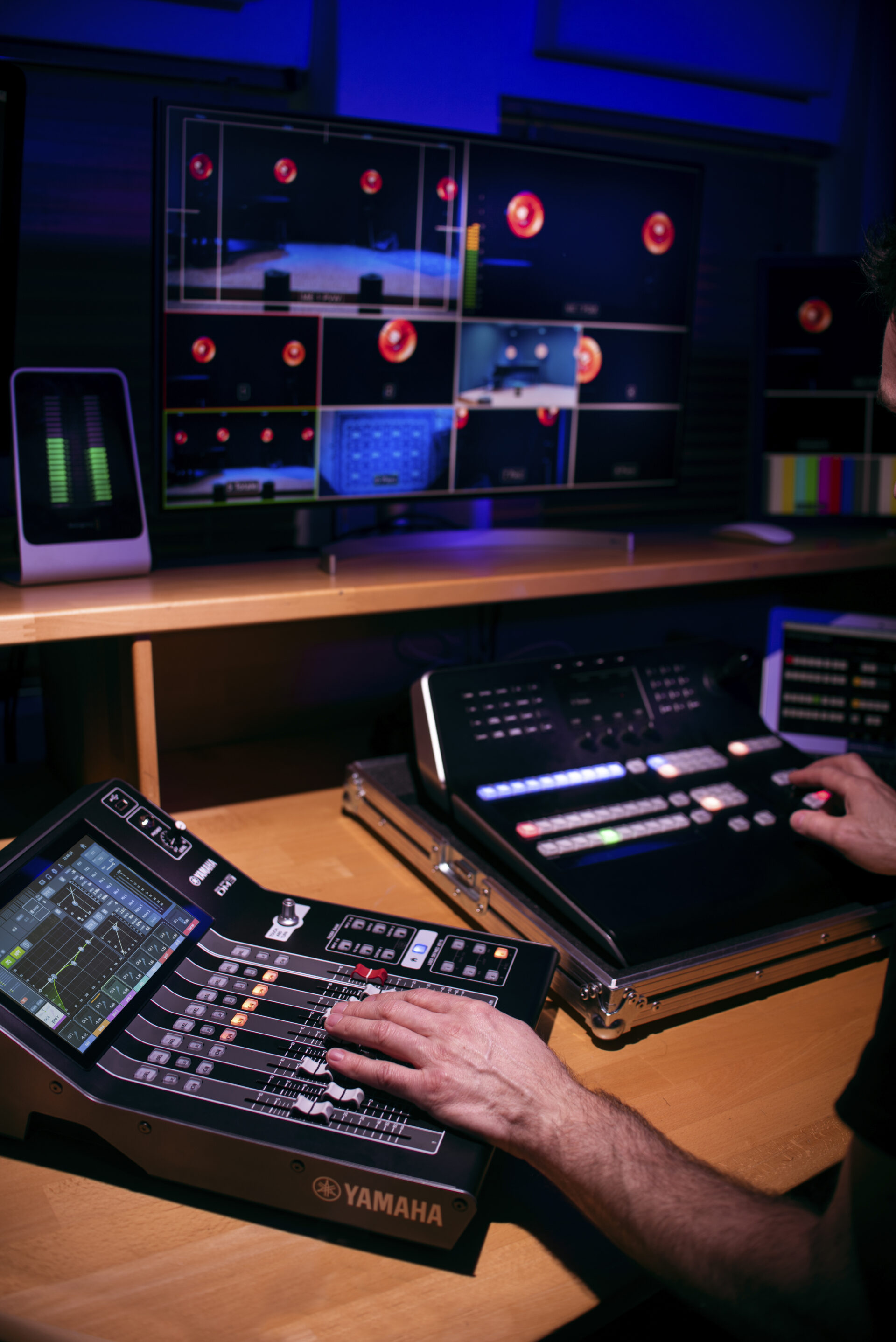 Nové ultra kompaktní digitální mixpulty Yamaha DM3 Nové ultra kompaktní digitální mixpulty Yamaha DM3