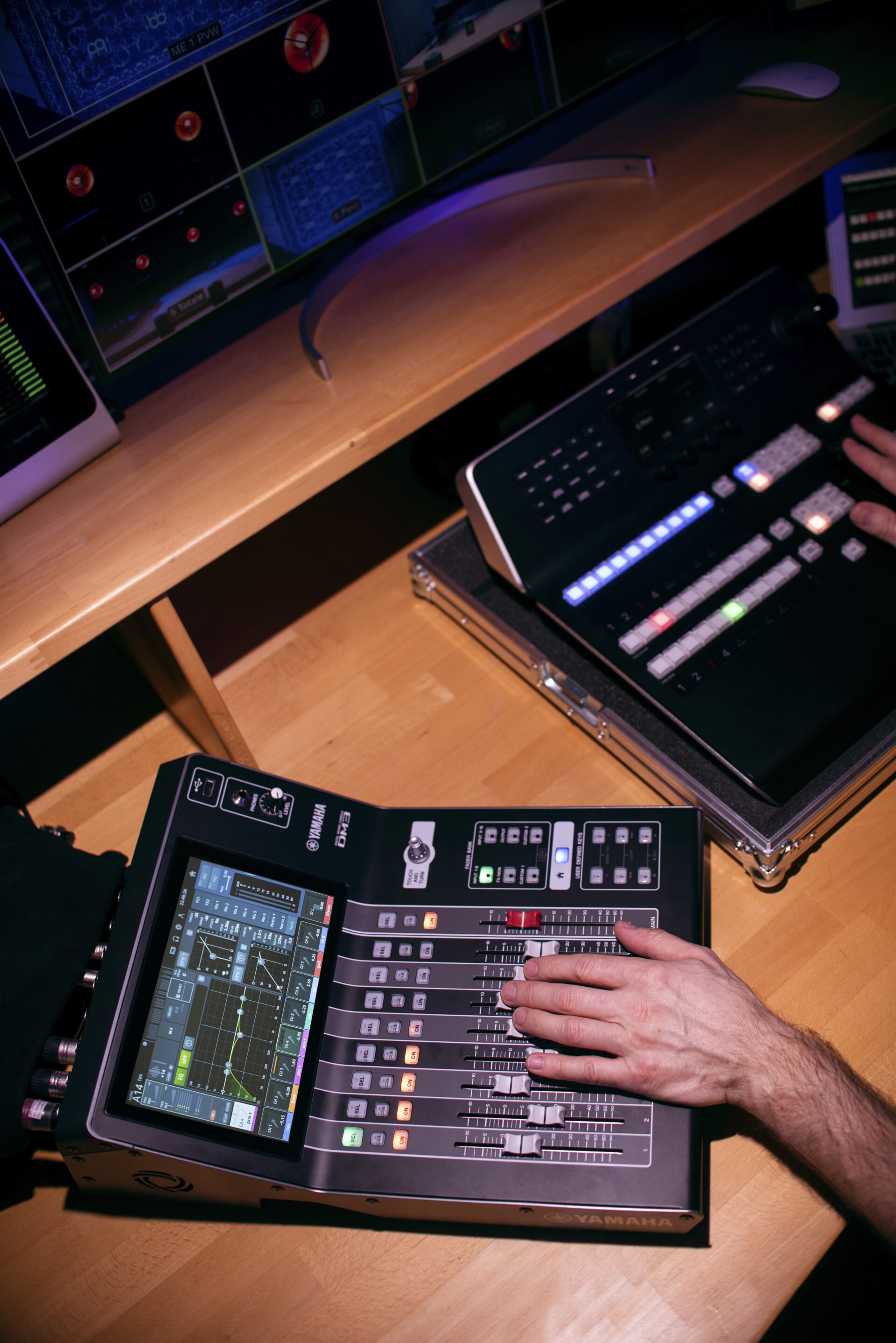 Nové ultra kompaktní digitální mixpulty Yamaha DM3 Nové ultra kompaktní digitální mixpulty Yamaha DM3