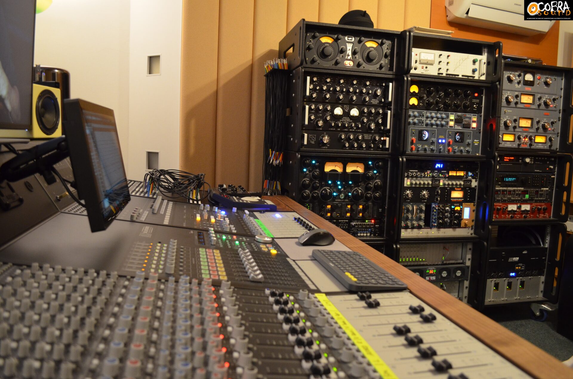 Audient ASP8024-HE - nová recording konzole pro studio COBRA SOUND Audient ASP8024-HE - nová recording konzole pro studio COBRA SOUND