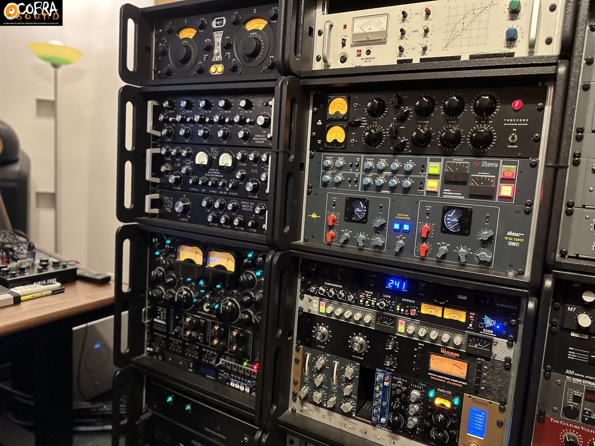 Audient ASP8024-HE - nová recording konzole pro studio COBRA SOUND Audient ASP8024-HE - nová recording konzole pro studio COBRA SOUND