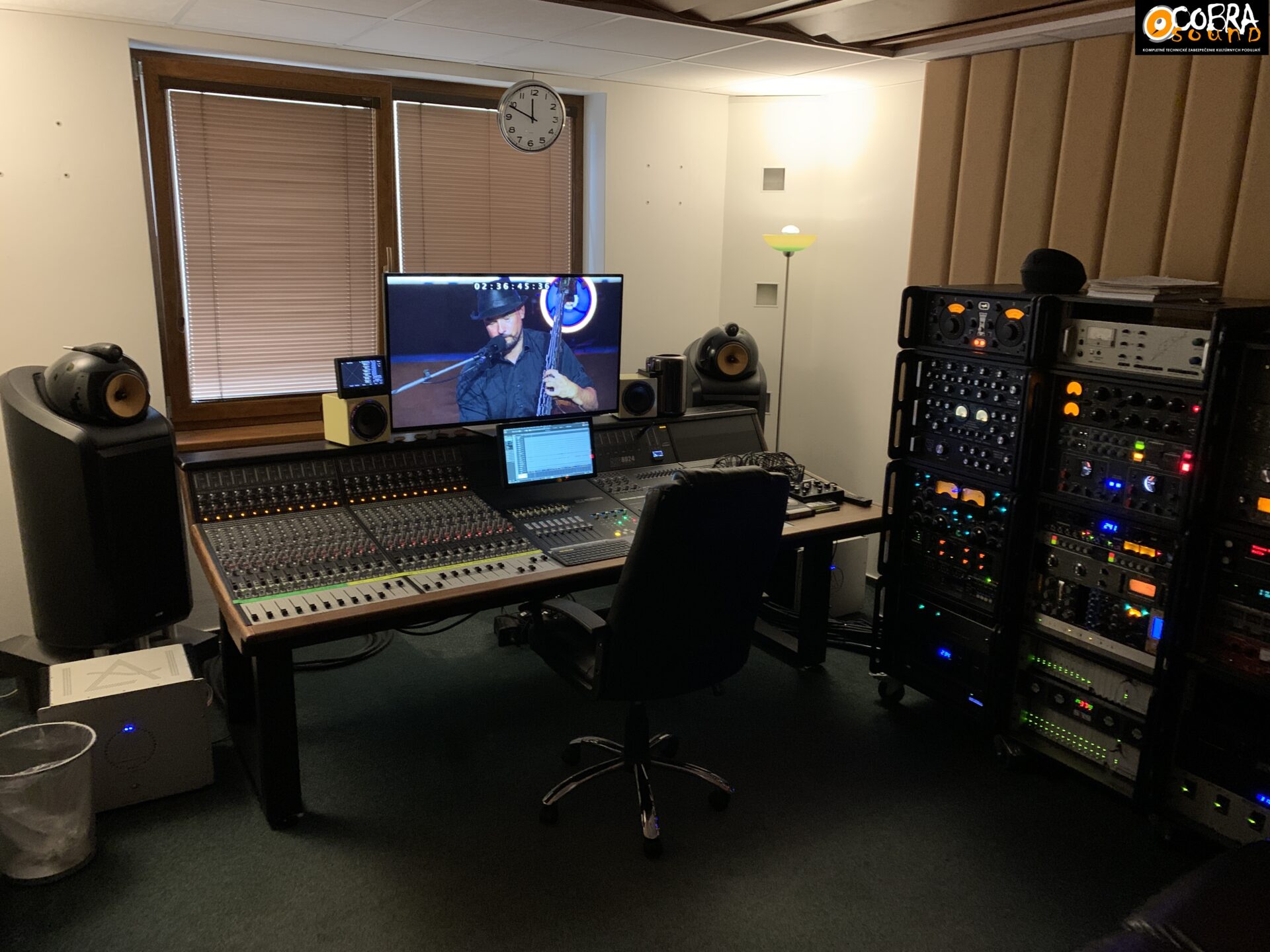 Audient ASP8024-HE - nová recording konzole pro studio COBRA SOUND Audient ASP8024-HE - nová recording konzole pro studio COBRA SOUND