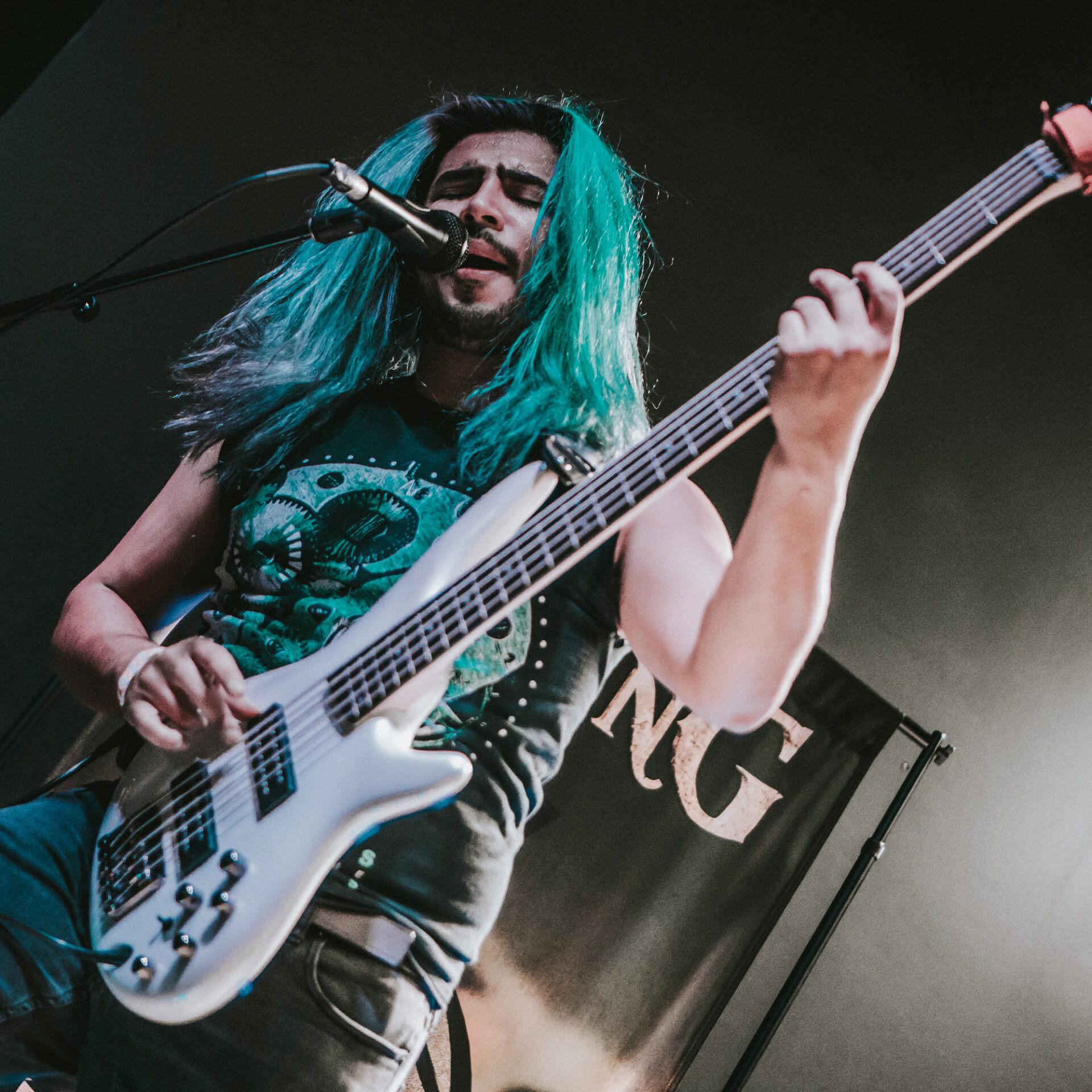 AUDIX ALL ACCESS: Zpěvák a kytarista Eduardo Gil a jeho kapela Sifting hledají heavy metalové zlato s mikrofonem Audix