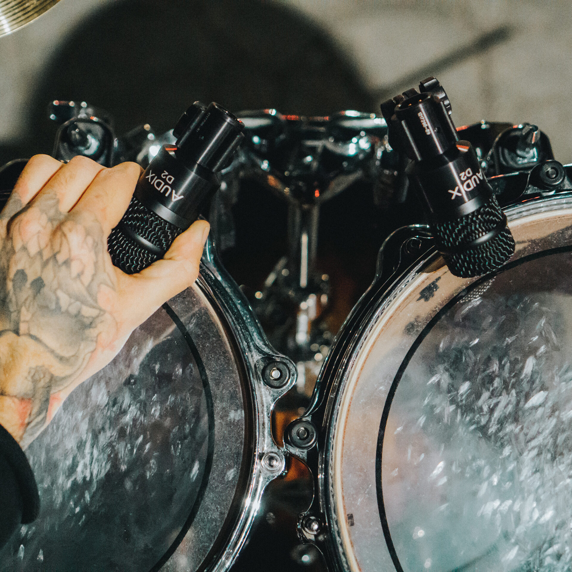 AUDIX ALL ACCESS: Zpěvák a kytarista Eduardo Gil a jeho kapela Sifting hledají heavy metalové zlato s mikrofonem Audix