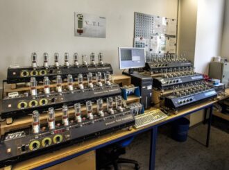 Obrázek č.3 article Jak zkrotit elektronkového dinosaura