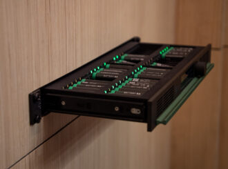 Obrázek č.2 article KLVR Charger Pro přináší revoluci ve správě baterií v profesionálním AV prostředí